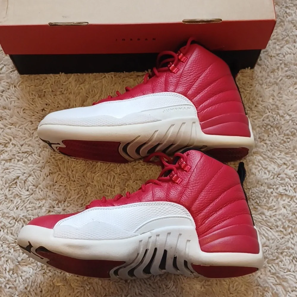 EUC Air Jordan 12 Retro Size 8 Red / White - Picture 8 of 16